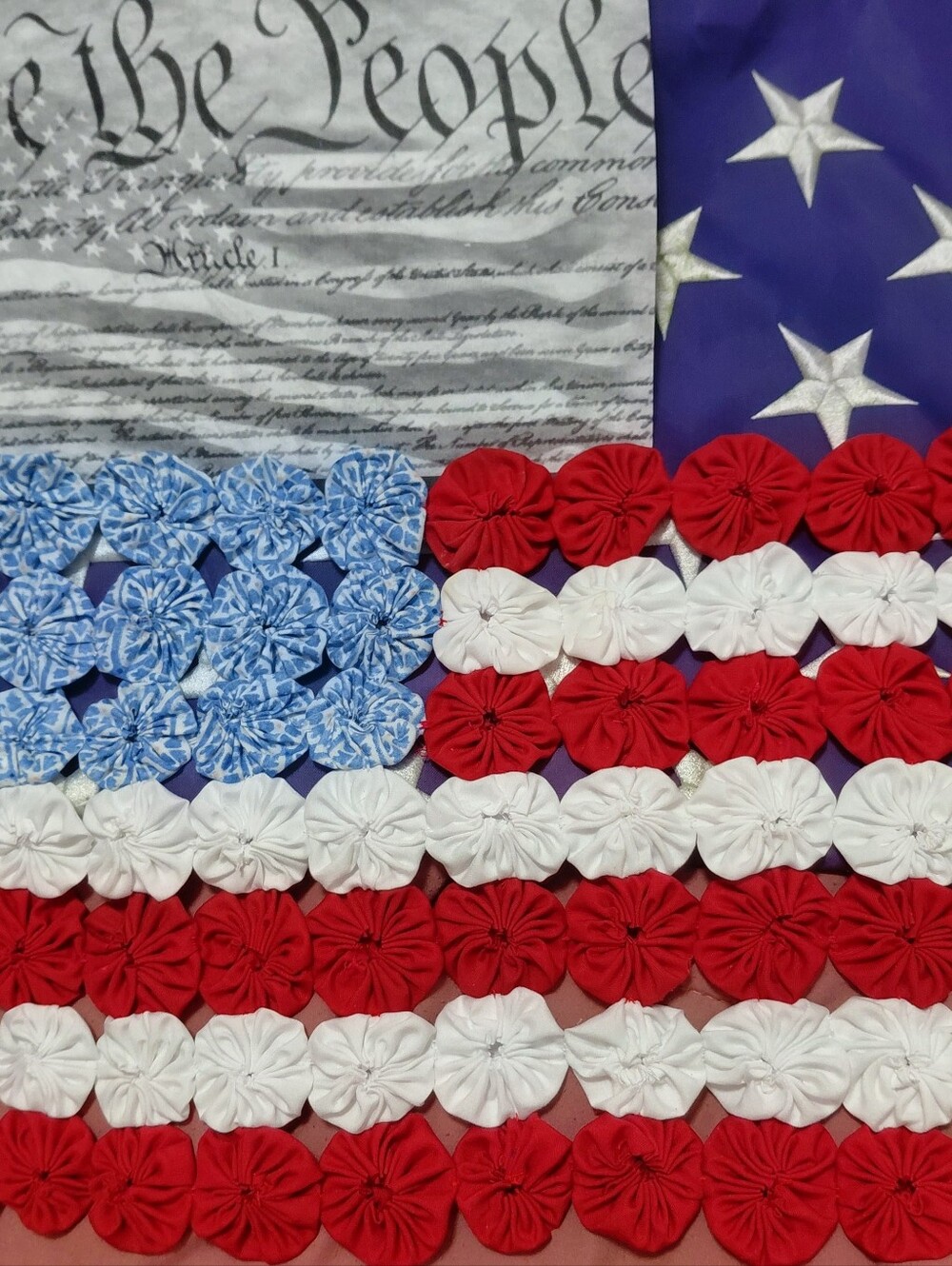 Patriotic Yo-Yo Fabric American Flag ⁰ Red White Blue 14x10"
